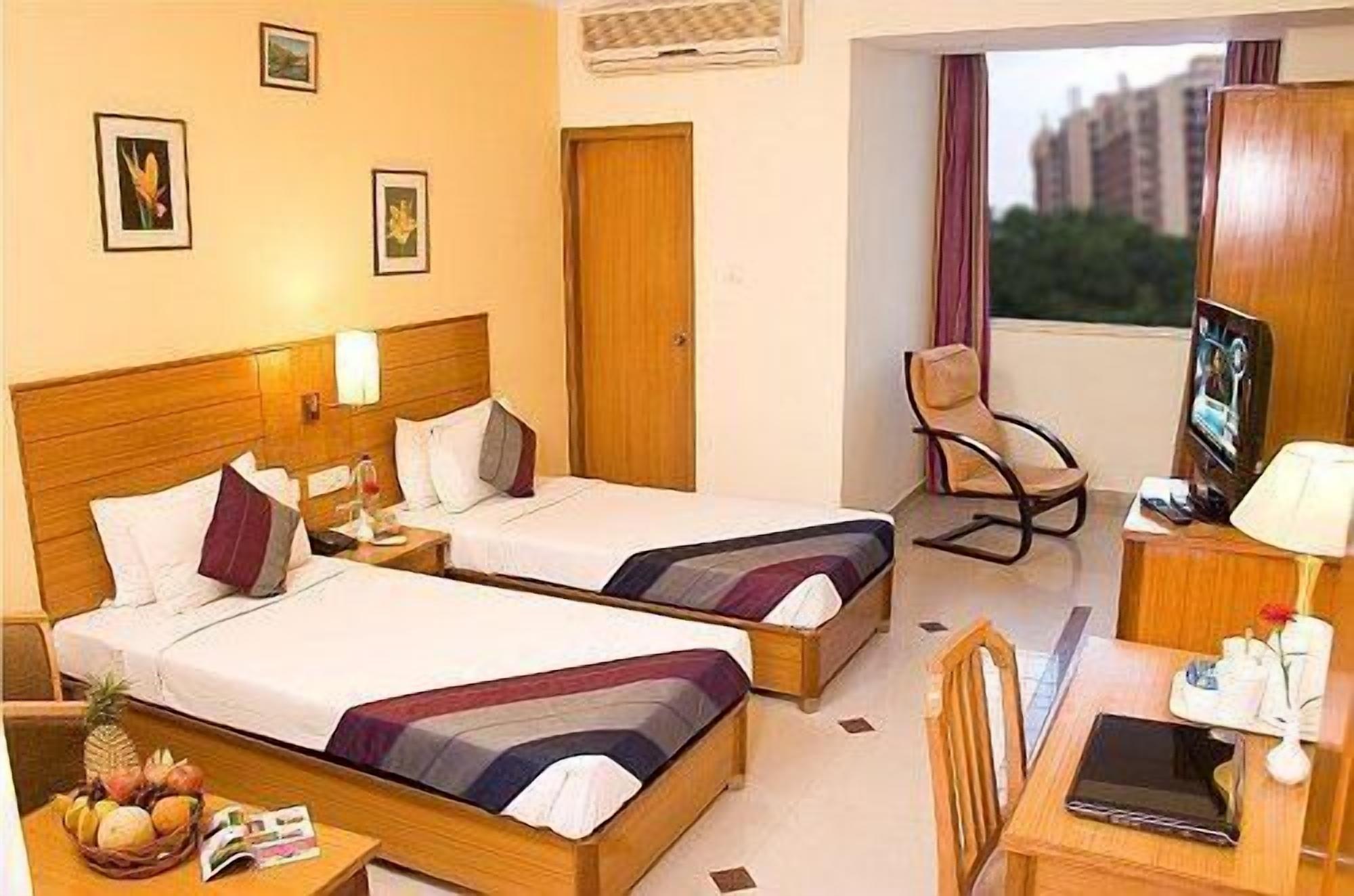 Ramanashree Brunton Hotel Bangalore Bagian luar foto