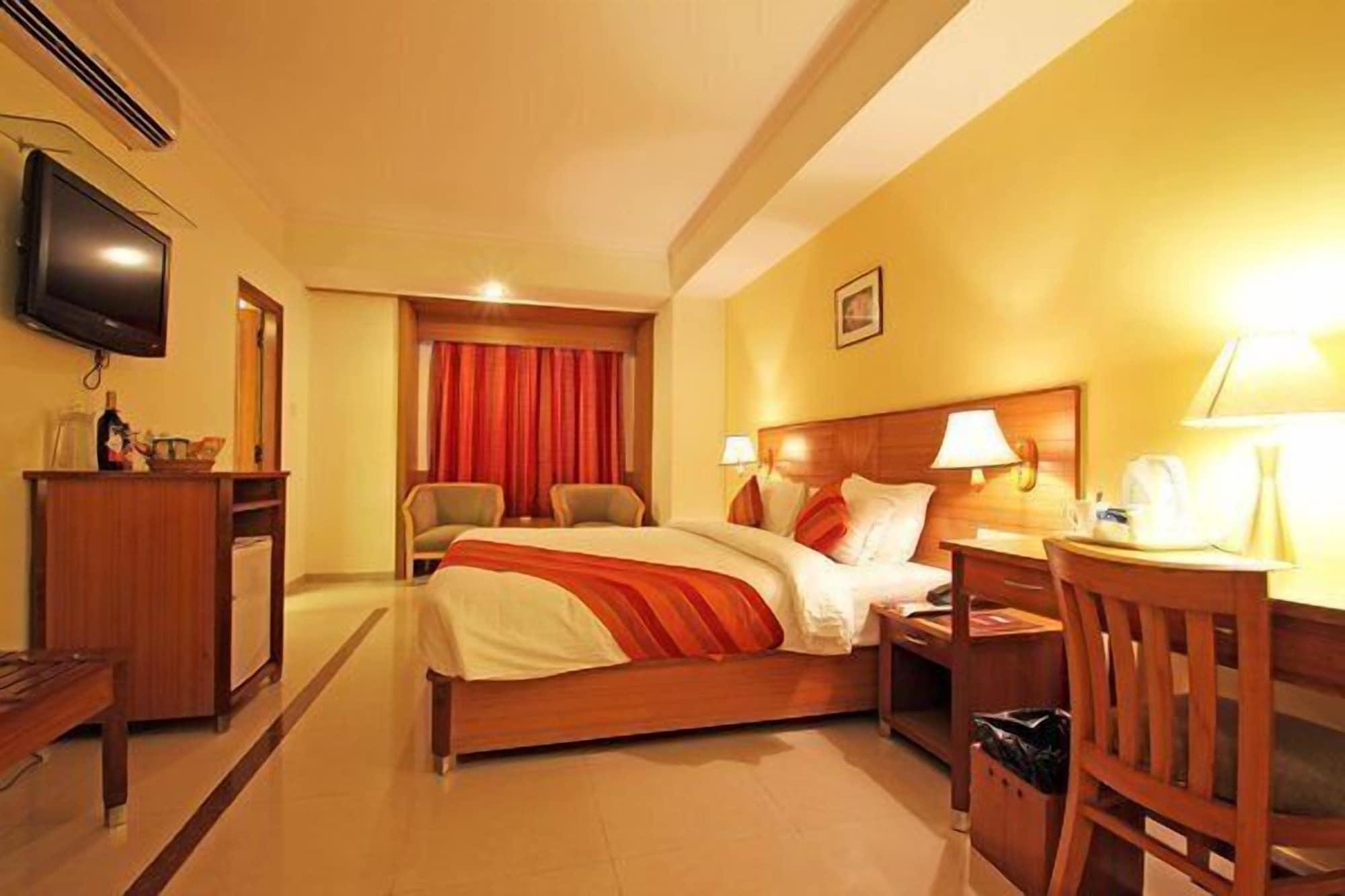 Ramanashree Brunton Hotel Bangalore Bagian luar foto