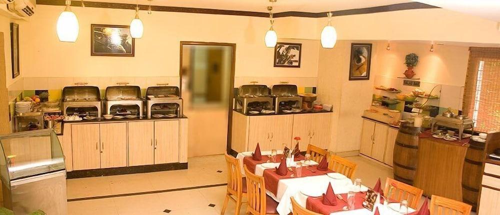 Ramanashree Brunton Hotel Bangalore Bagian luar foto
