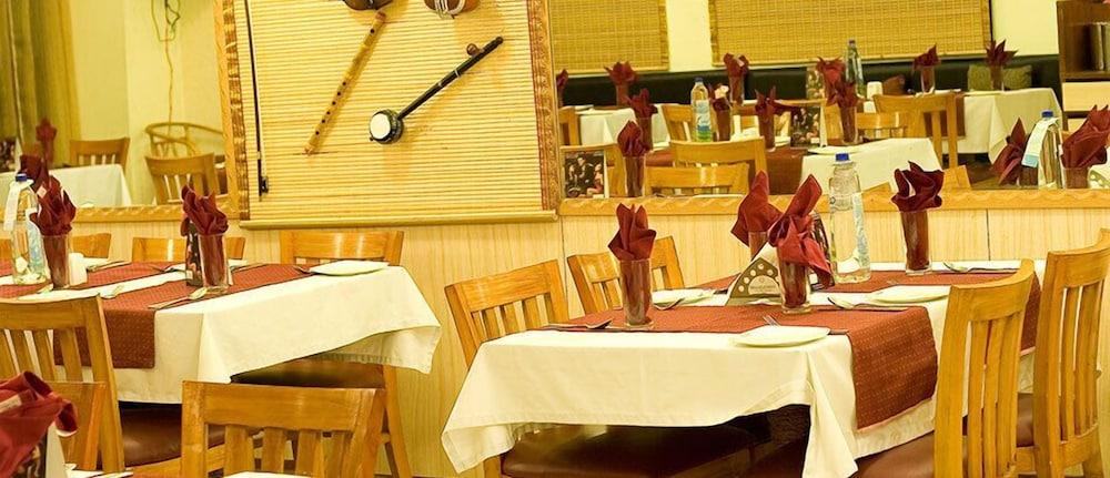 Ramanashree Brunton Hotel Bangalore Bagian luar foto