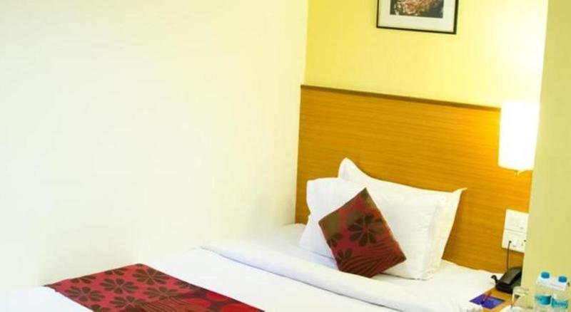 Ramanashree Brunton Hotel Bangalore Bagian luar foto