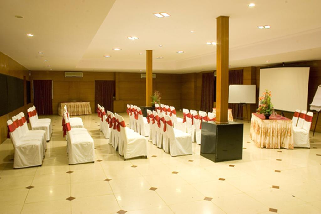 Ramanashree Brunton Hotel Bangalore Bagian luar foto