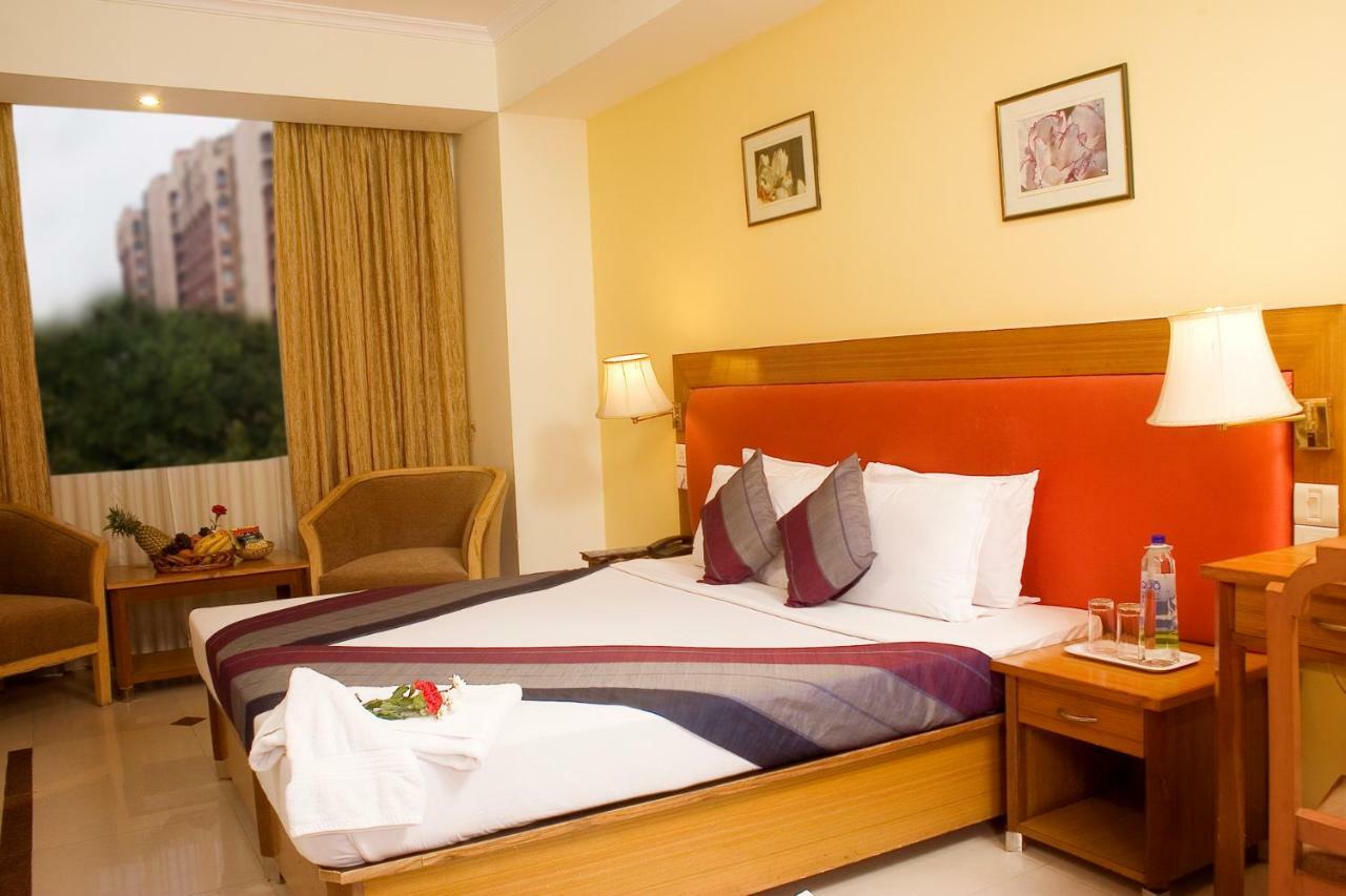 Ramanashree Brunton Hotel Bangalore Bagian luar foto